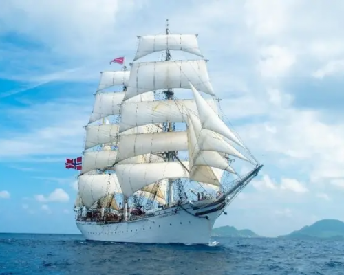 Histórico navio norueguês aporta em Ushuaia para expedição científica