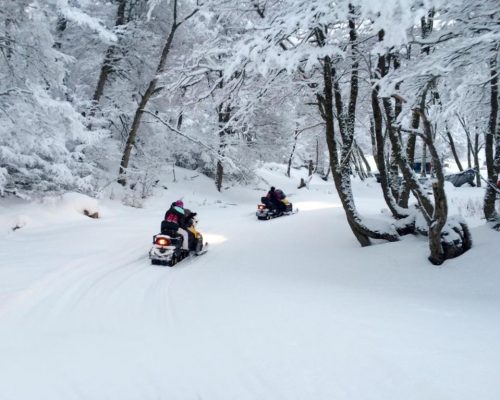 Se encante com Ushuaia no Mini Aventura e Neve com Moto de Neve