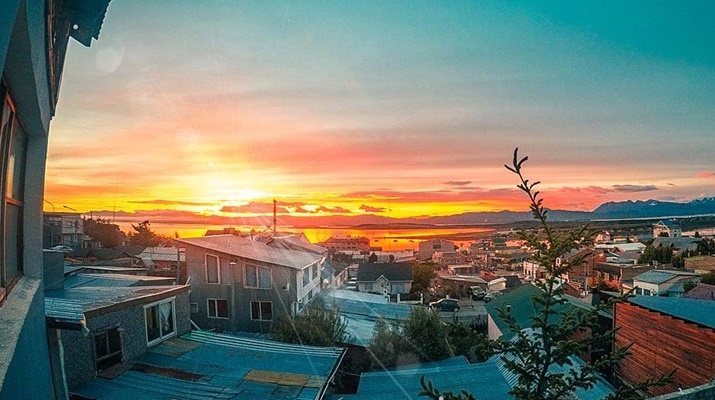 Sol se pondo em Ushuaia no verão