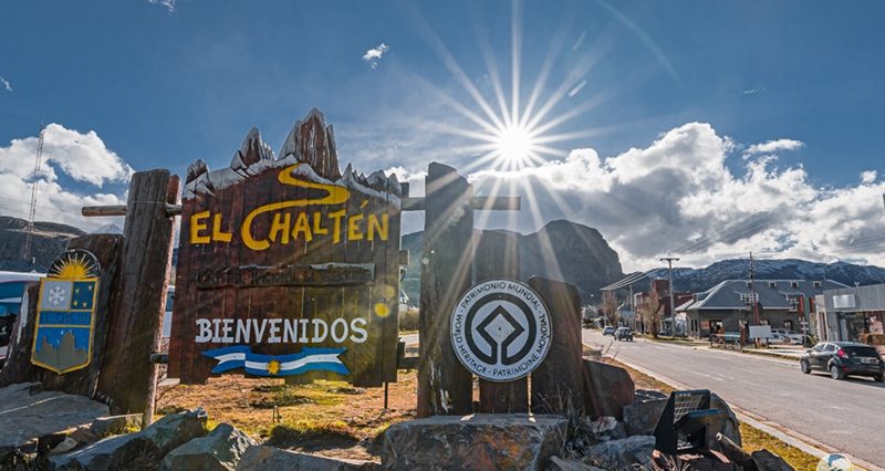 Placa de Bem Vindos a El Chaltén Passeio em El Chalten | Brasileiros em Ushuaia