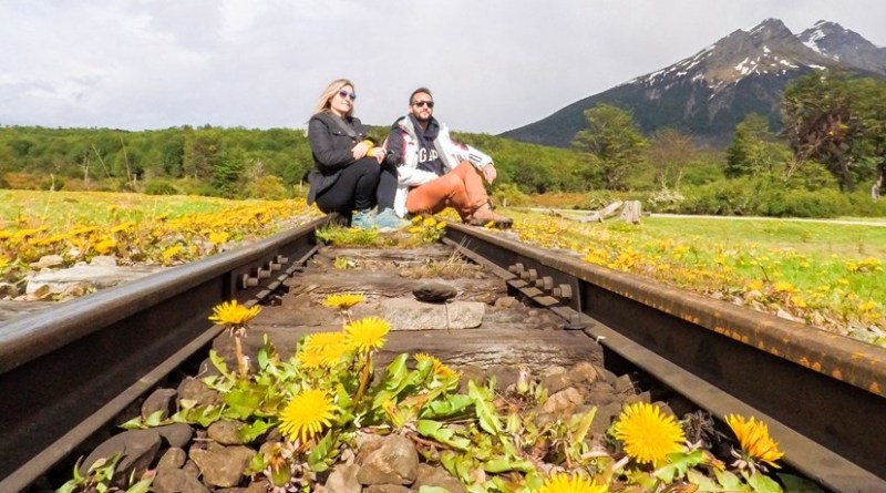 Camila e Thiago do Blog Casal Ventura conhecem Ushuaia | Brasileiros em Ushuaia