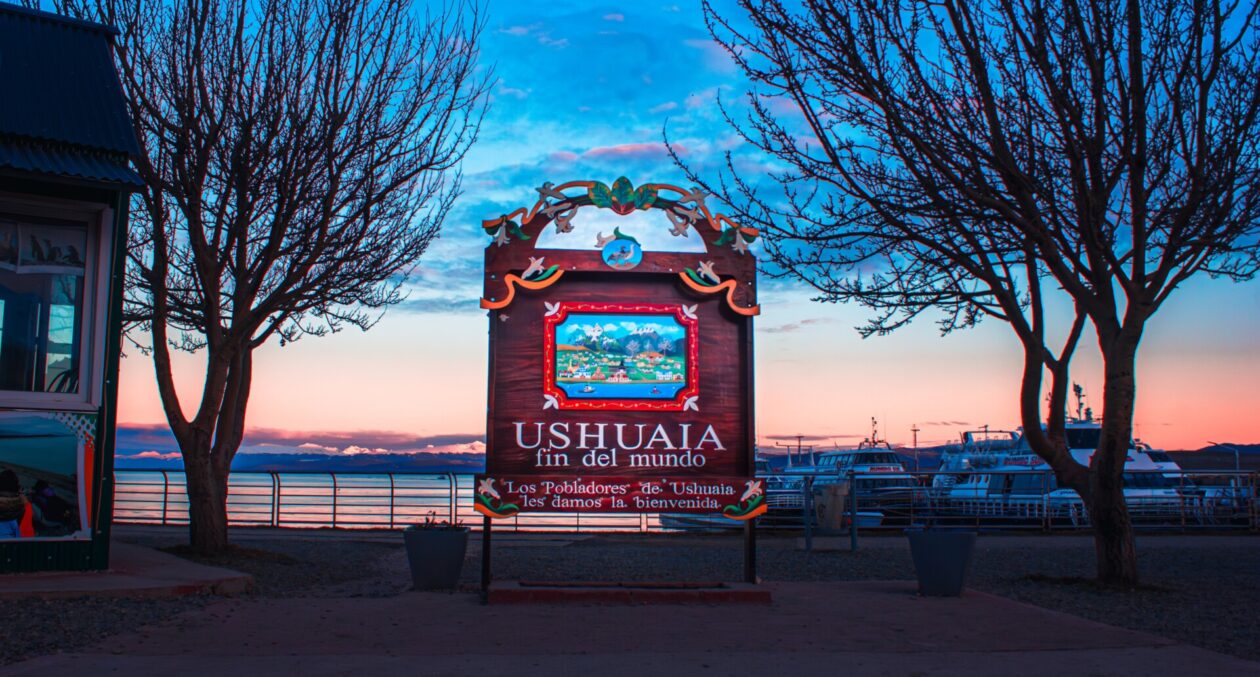 Placa de Ushuaia - Brasileiros em Ushuaia