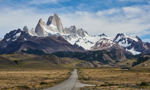 El Fitz Roy, also called Cerro Chaltén, is a 3,405-meter mountain located in the Southern Patagonian Ice Field, in Patagonia, near the town of El Chalten.